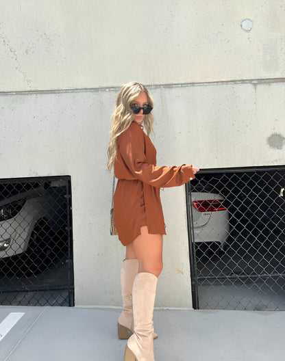 Jessica | Romper de satén moderno y a la moda.